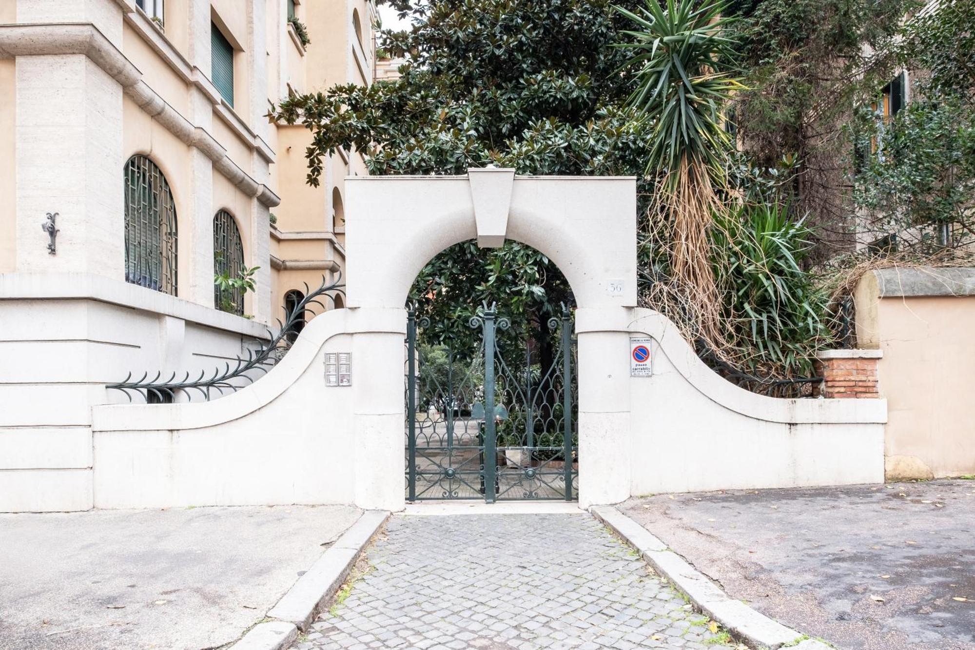 Vatican36 Guest House Рим Екстер'єр фото